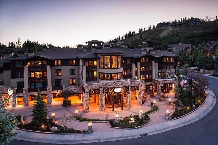 Deer Valley Homes: The Perfect Blend of Luxury, Comfort, and Nature